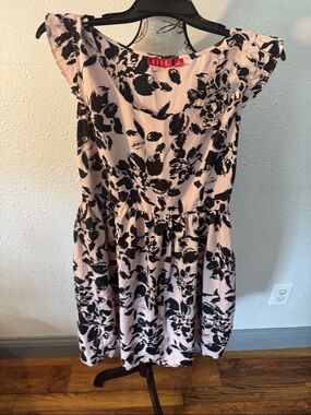 Elle Pink and Black Floral Cap-Sleeve Dress